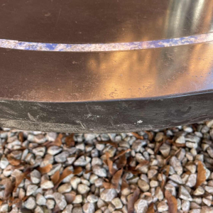 Grand plateau de table franc-mac¸on, marqueterie marbre lapis-lazuli, ca 1960