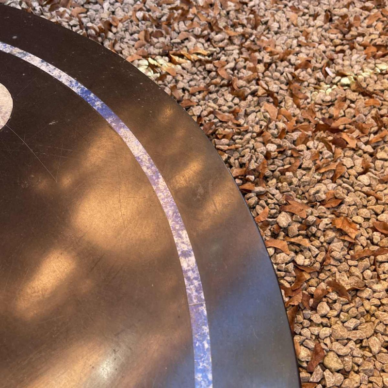 Grand plateau de table franc-mac¸on, marqueterie marbre lapis-lazuli, ca 1960