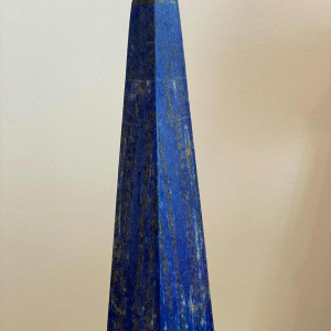 Sculpture Obelisk lapis lazuli & rhodochrosite, ca 1970