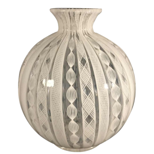 Fulvio Bianconi, Venini Murano, Zanfirico filigree white ball vase, 1950/60