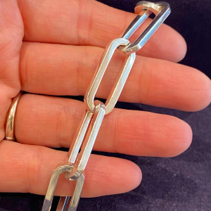 Bracelet en argent massif à larges maillons, XXIe s
