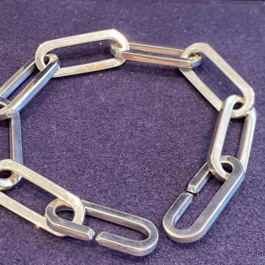 Bracelet en argent massif à larges maillons, XXIe s