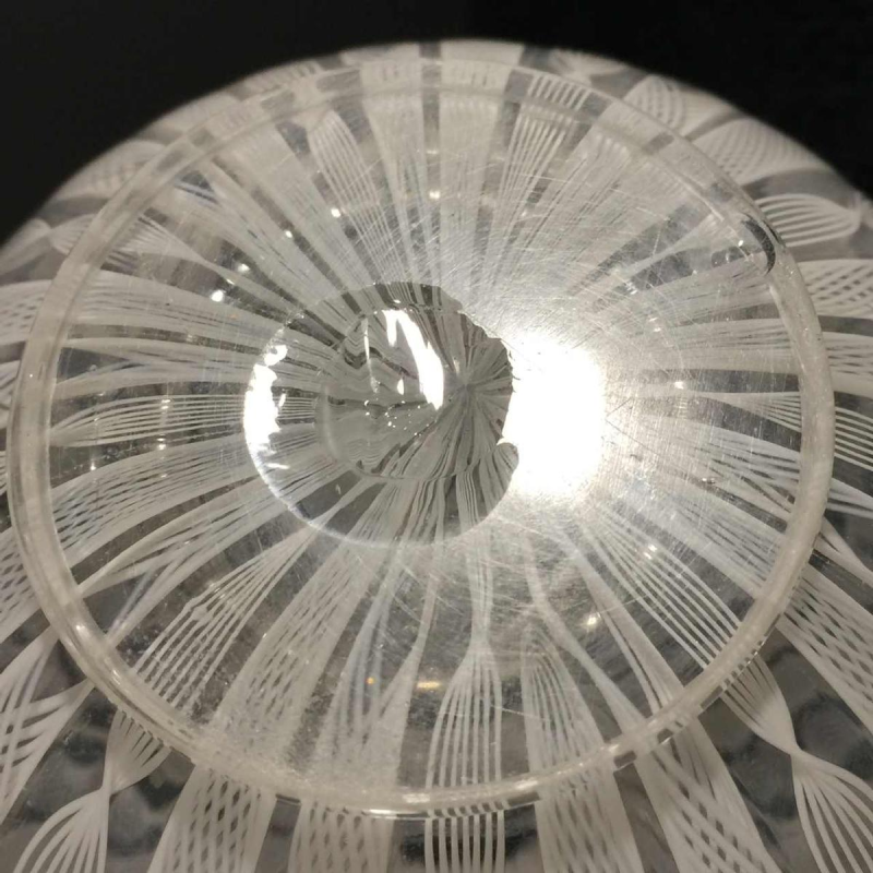 Fulvio Bianconi, Venini Murano, Zanfirico filigree white ball vase, 1950/60