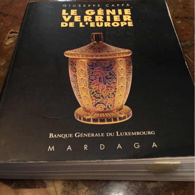 Fulvio Bianconi, Venini Murano, Zanfirico filigree white ball vase, 1950/60