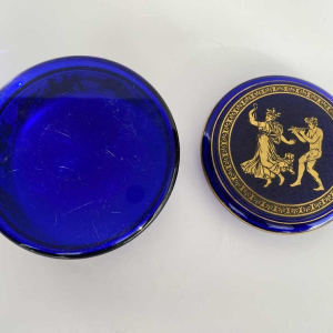 Léon Ledru - Val Saint Lambert 'Danse de Flore' candy box, acid-etched cobalt blue crystal enhanced with gold, 1923 / 1925