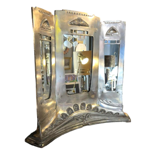 Peter Berhens (attribué), miroir triptyque Art Nouveau en métal argenté, ca 1910