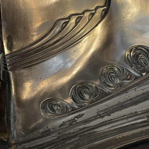 Peter Berhens (attribué), miroir triptyque Art Nouveau en métal argenté, ca 1910