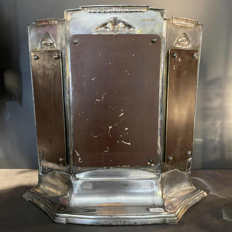 Peter Berhens (attribué), miroir triptyque Art Nouveau en métal argenté, ca 1910