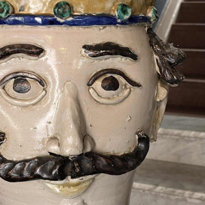 SALVATORE JUDICE Caltagirone Sicilia, sculpture ‘Head of a Moorish king’ 39cm ceramic anthropomorphic jardinière vase