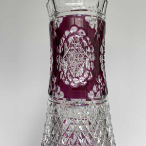 Val-Saint-Lambert, hoge 'Tartarin' vaas 56cm, geslepen gedubbeld helder kristal, begin 20ste eeuw