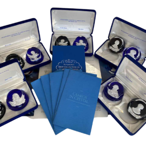 Baccarat & Cristaux d'Albret / Franklin Mint, set van 10 kristallen camee presse-papiers, VS Onafhankelijkheid 1974