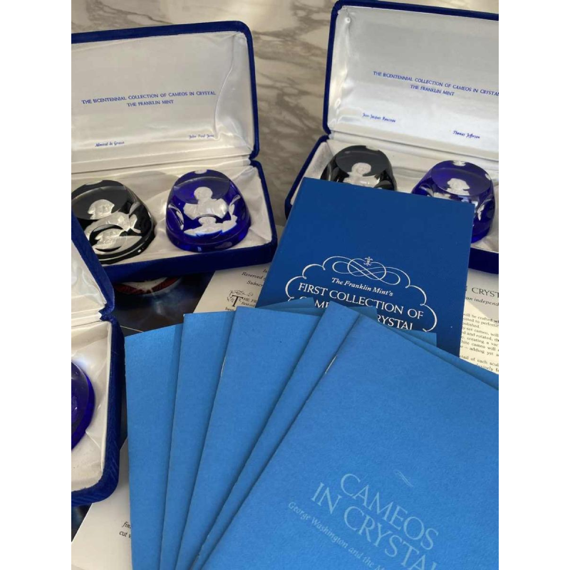 Baccarat & Cristaux d'Albret / Franklin Mint, set van 10 kristallen camee presse-papiers, VS Onafhankelijkheid 1974