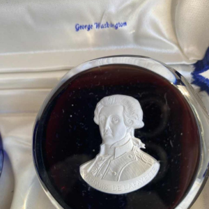 Baccarat & Cristaux d'Albret / Franklin Mint, collection of 10 crystal cameo paperweights, American Independence 1974