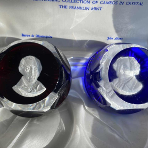 Baccarat & Cristaux d'Albret / Franklin Mint, collection of 10 crystal cameo paperweights, American Independence 1974