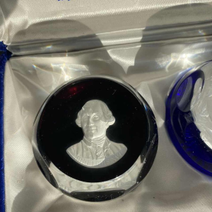 Baccarat & Cristaux d'Albret / Franklin Mint, collection of 10 crystal cameo paperweights, American Independence 1974