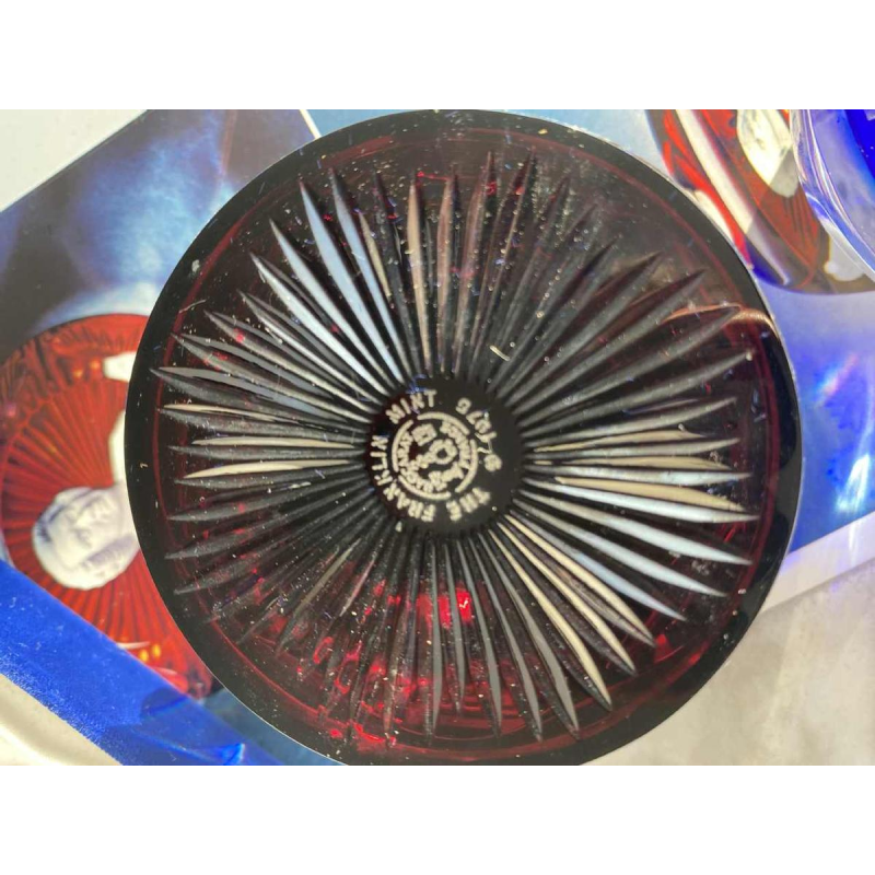 Baccarat & Cristaux d'Albret / Franklin Mint, collection 10 presse-papiers camée cristal, Indépendance américaine 1974