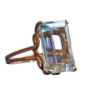 Pink gold & emerald-cut aquamarine cocktail ring, ca 1960