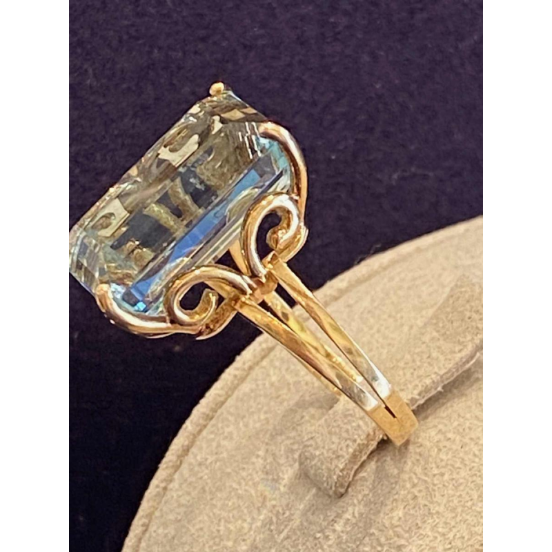 Pink gold & emerald-cut aquamarine cocktail ring, ca 1960