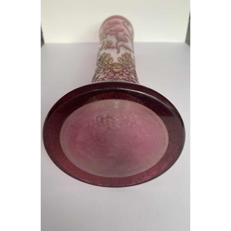 Vase Art Nouveau - fleurs et chardons - verre doublé rouge dégagé à l'acide, France ca 1900