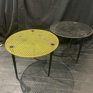 Mathieu MATÉGOT, nesttafels in geel/zwart geperforeerd metaal, ca 1950