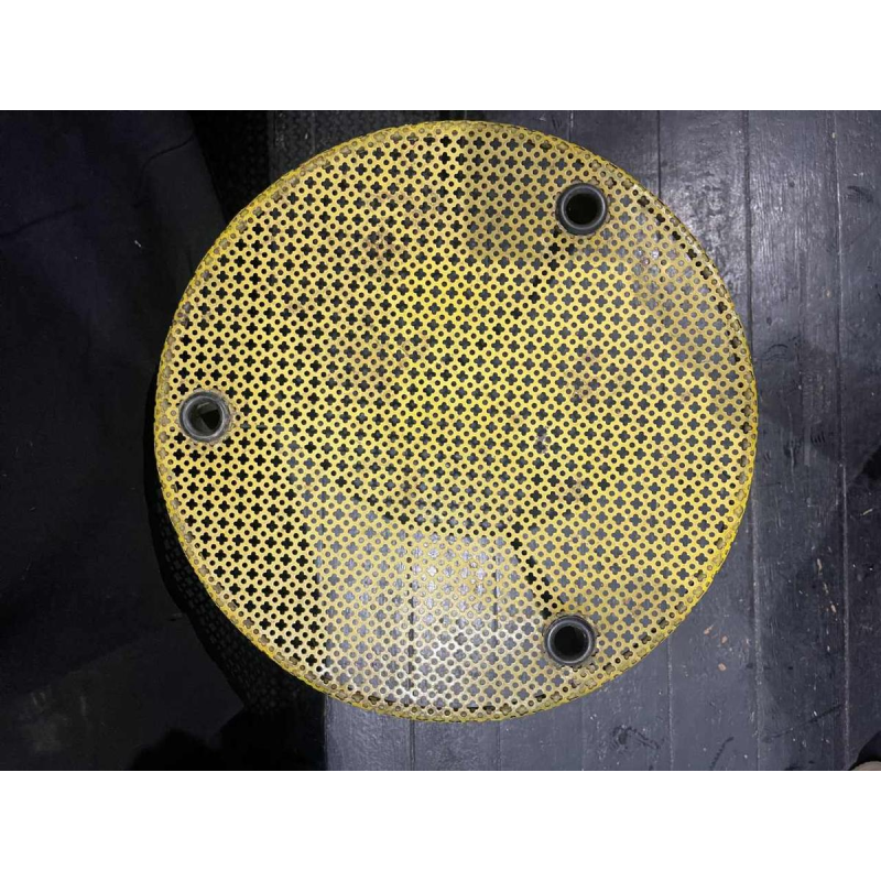 Mathieu MATÉGOT, nesttafels in geel/zwart geperforeerd metaal, ca 1950