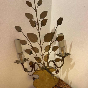 Maison Baguès (Paris), suite of 4 wall lights, glass and gilded metal, circa 1950