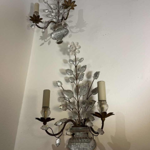 Maison Baguès (Paris), suite of 4 wall lights, glass and gilded metal, circa 1950