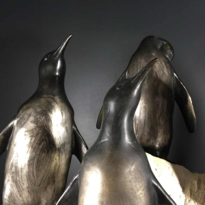 Art Deco dierenbeeld "Penguins" in meta en terracotta - circa 1930