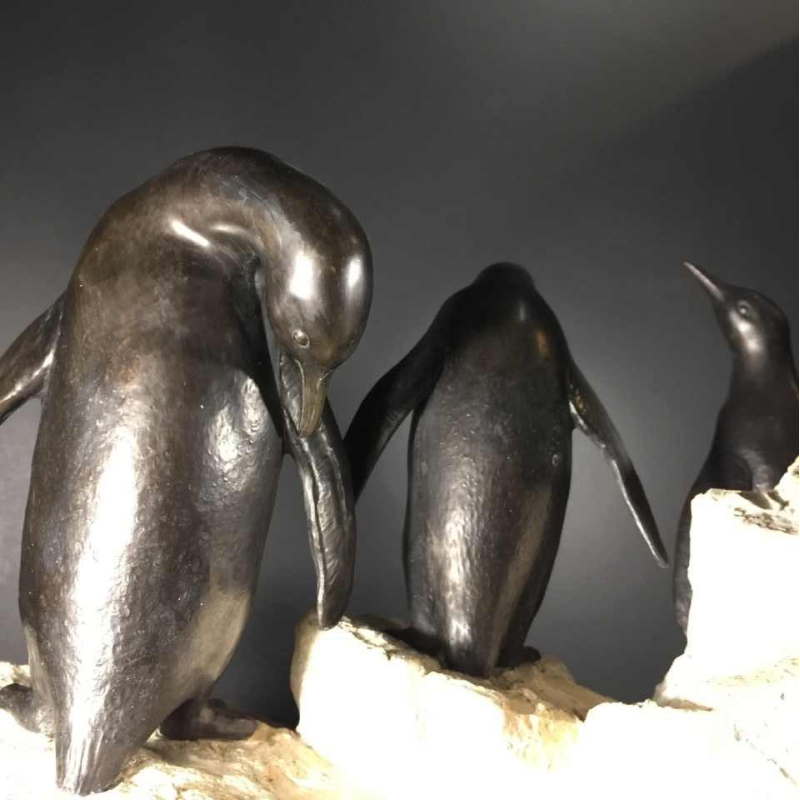 Art Deco dierenbeeld "Penguins" in meta en terracotta - circa 1930