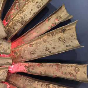 Grote SUNBURST wandsculptuur lamp, Hars & Polyester, stijl Brutalist 1970 Grote SUNBURST wandsculptuur lamp, Hars & Polyester, stijl Brutalist 1970