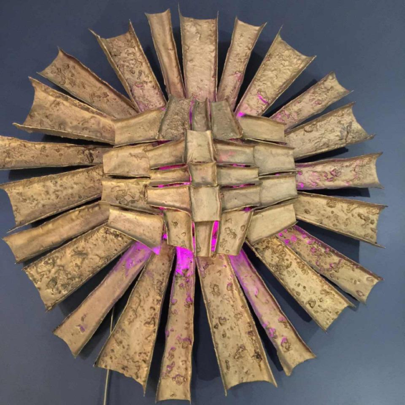 Gande sculpture murale Soleil, Lampe en résine & polyester, style Brutaliste 1970