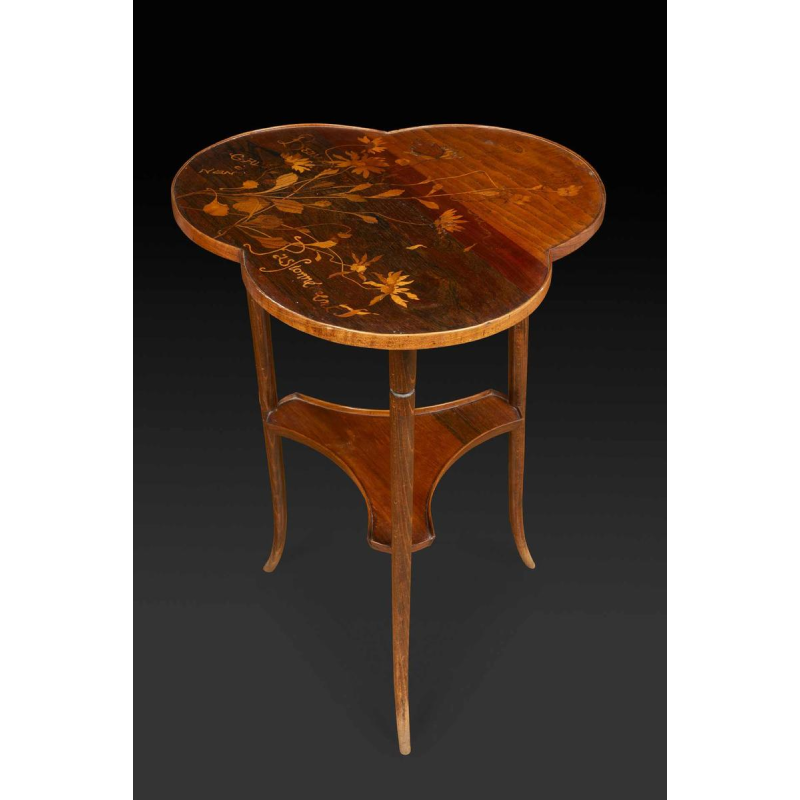 Emile Gallé, table Art Nouveau, plateau trilobé en marqueterie, décor de fleurs, fin 19ème
