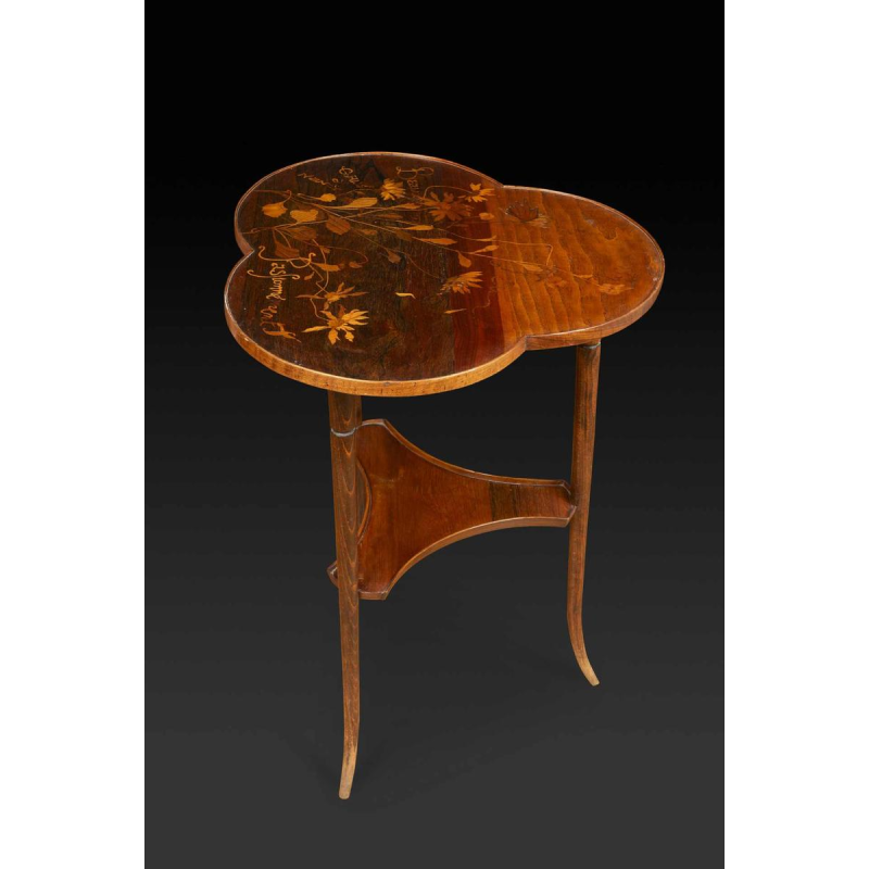 Emile Gallé, table Art Nouveau, plateau trilobé en marqueterie, décor de fleurs, fin 19ème