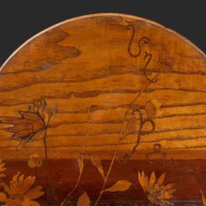 Emile Gallé, table Art Nouveau, plateau trilobé en marqueterie, décor de fleurs, fin 19ème