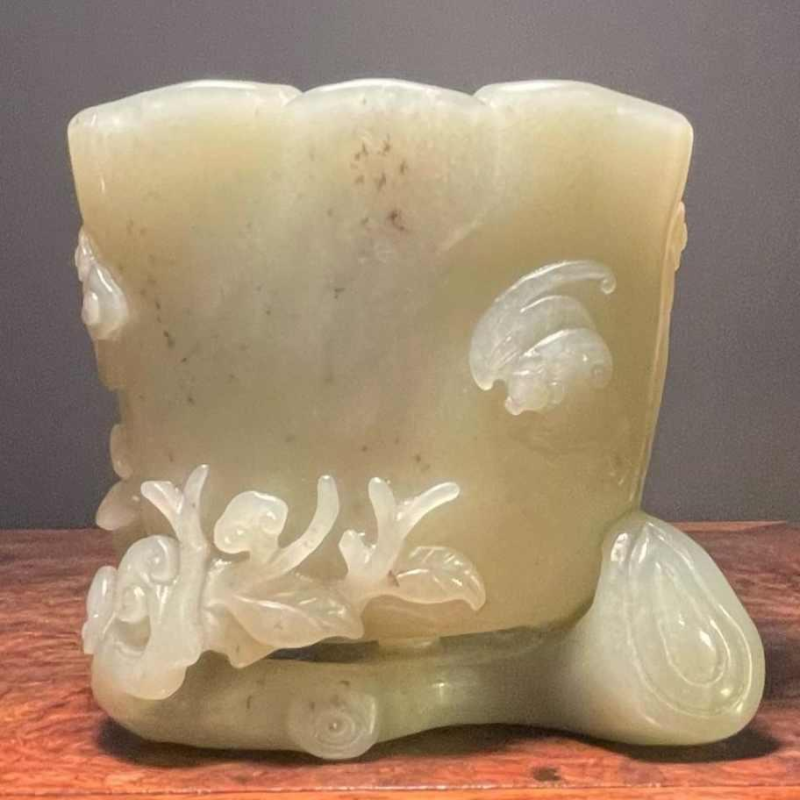 Celadon jade lingzhi (tondeldoos) paddestoelvormige bevrijdende beker, China Quianlong periode