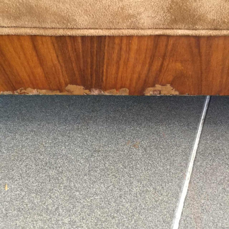 Paire de Clubs / Fauteuils Art Déco Cubistes Modernistes, Alcantara Noyer, 1930