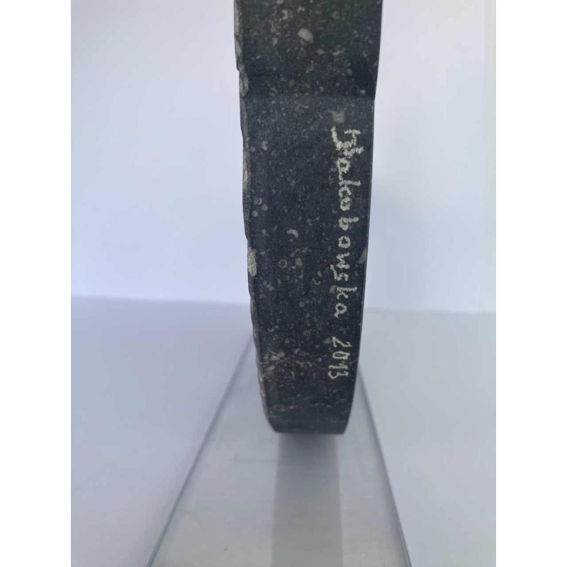 Halinka Jakubowska “Mobirone” sculptuur in granietsteen, 2013