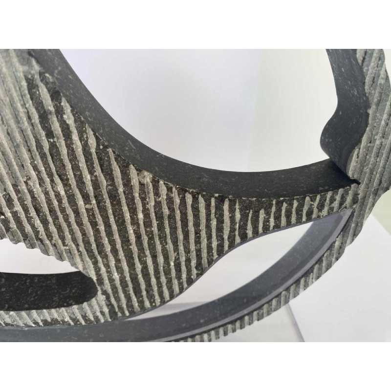 Halinka Jakubowska “Mobirone” sculptuur in granietsteen, 2013