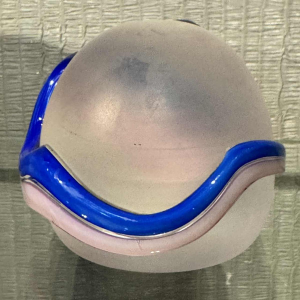 Louis LELOUP (1929-): crystal paperweight