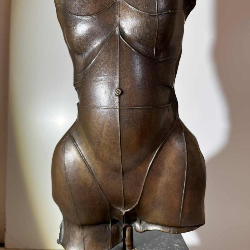 PAUL WUNDERLICH, sculpture torse / buste de femme en bronze, socle en pierre bleue, N44/50 en 1983