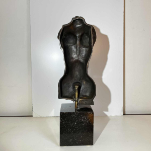 PAUL WUNDERLICH, sculptuur torso / buste van een vrouw in brons, hardstenen basement, N44/50 in 1983