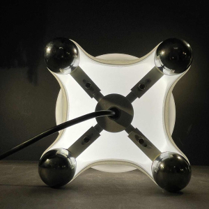 Giotto Stoppino "Drop" Table Lamp for Tronconi 1976, Frosted Glass Chromed feet