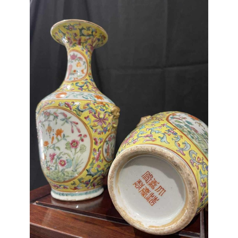 Pair of Chinese porcelain vases 19th, century