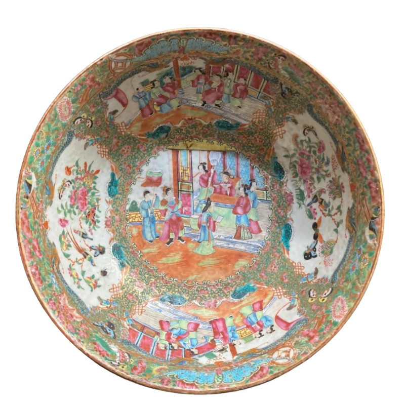 Chine, Canton, grand bol en porcelaine à décor polychrome