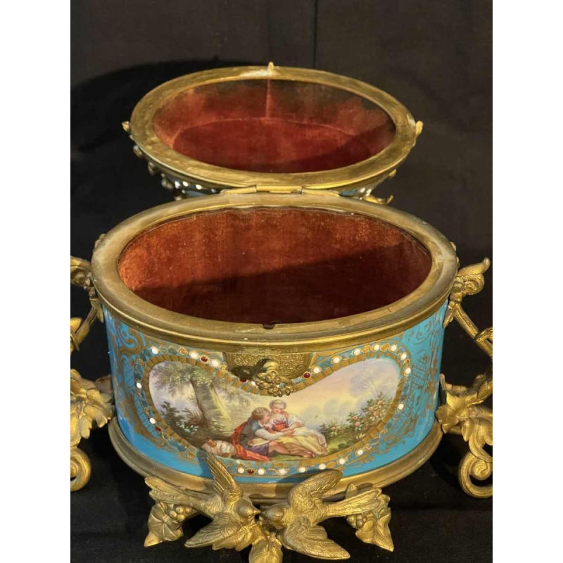 Jewellery box in Sèvres porcelain and gilt bronze, Napoleon III period