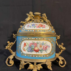Jewellery box in Sèvres porcelain and gilt bronze, Napoleon III period