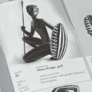 ANZENGRUBER KERAMIK, Sculpture Femme Africaine Watusi nue au tamtam céramique