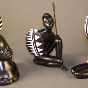 ANZENGRUBER KERAMIK, Sculpture Femme Africaine Watusi nue au tamtam céramique
