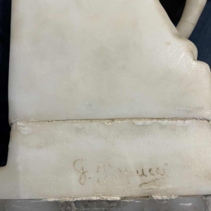 Giuseppe Papucci Vrouw met olifantenconsole Art Nouveau oriëntalistisch beeldhouwwerk in albast, eind 19e eeuw