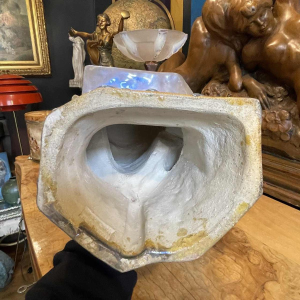 ANGELO HECQ / HELMAN “Pierrot” kubistische sculptuur, geïriseerd steengoed 1932